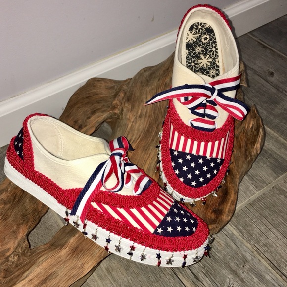 NWOB AMERICAN FLAG 4TH OF JULY CLASSIC CANVAS SHOE - Picture 2 of 7